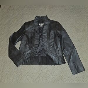 Chic Black Pleated Women's Blazer